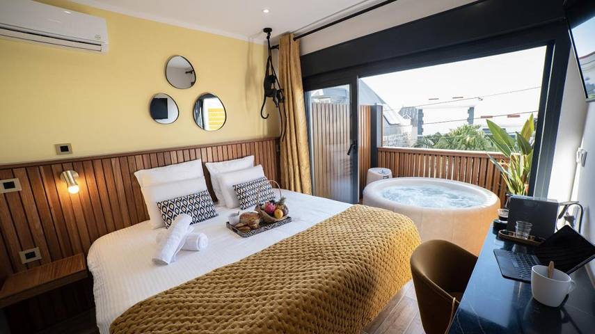 Gîte pour 2 personnes, avec piscine et jacuzzi dans Le Barachois Saint Denis