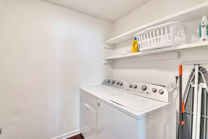 Vacation rental for 4 people, with balcony and yard in Smyrna