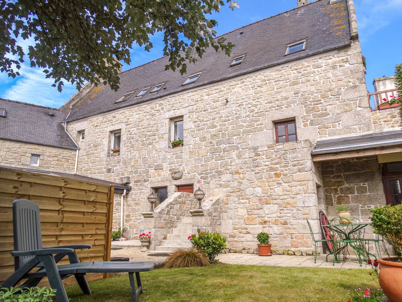 Manoir des Halles in Plouescat, Côte des Légendes