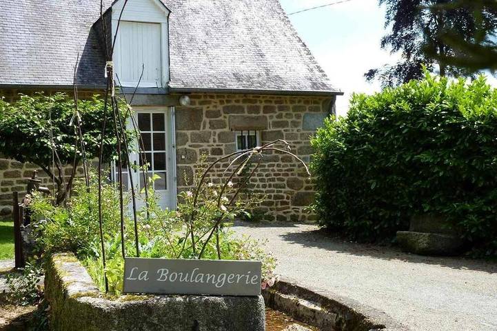 Location de vacances pour 4 personnes, avec jardin à Saint-Étienne-en-Coglès