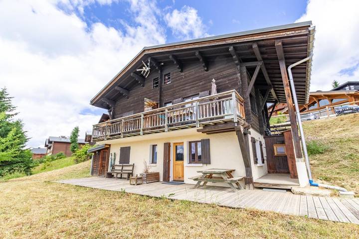 Gîte pour 4 personnes, avec Terrasse à Les Saisies