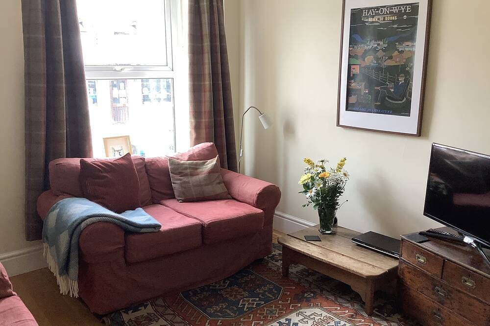 Cosy, quiet two bedroomed cottage in the centre of Hay on Wye. in Hay-on-Wye, Brecon Beacons