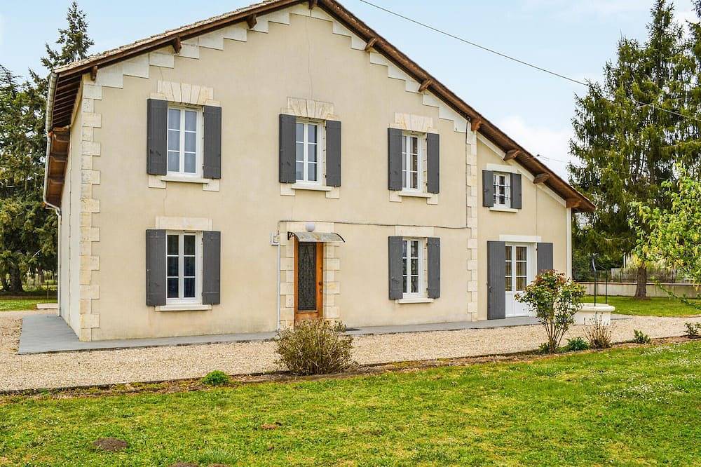 Impresionante casa en Coutras con Wifi in Coutras, Región de Libourne
