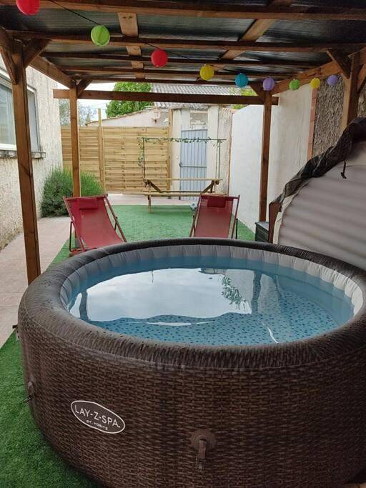 Maison de vacances pour 4 personnes, avec terrasse et jacuzzi
