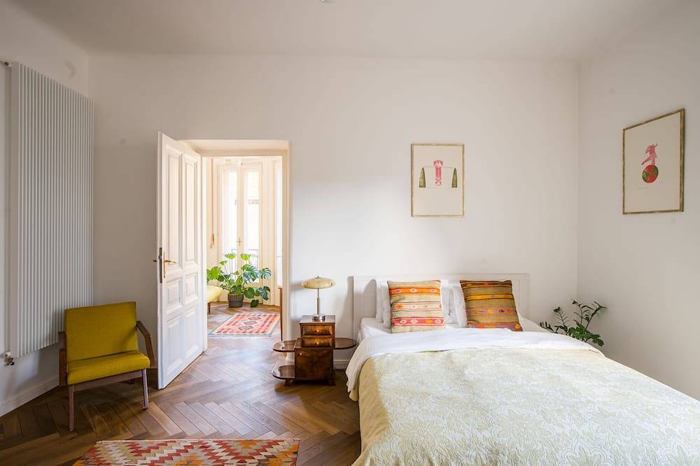 Entire apartment, Palazzo residence in the city center 120 sqm in Budapest, Central Hungary