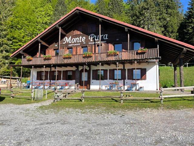 Hôtel pour 3 personnes, avec jardin ainsi que balcon et vue à Ampezzo
