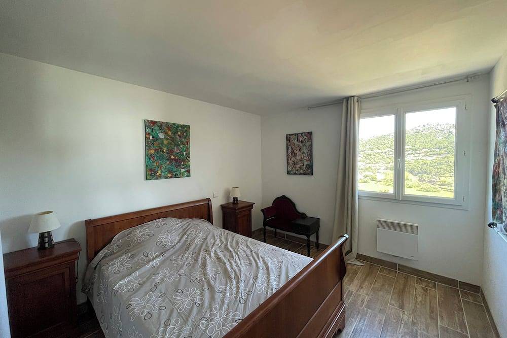 Tizzano Villa con impresionantes vistas al mar, a pocos pasos de la playa. in Tizzano, Sartène