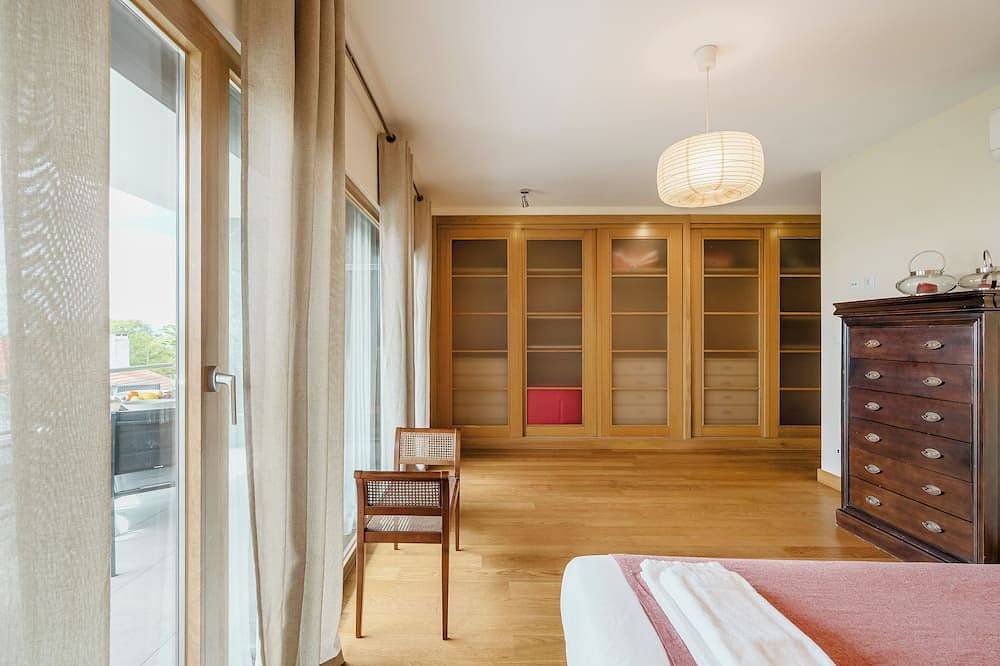 Ganze Wohnung, Tolles Apt. 8 Min. zum Strand historischem Zentrum, 5 pax , Balkone, Garage. in Cascais e Estoril, Costa de Lisboa