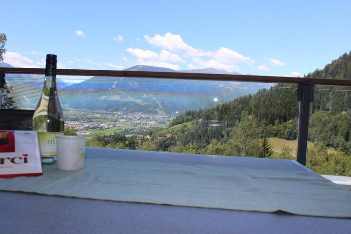 Ferienwohnung für 5 Personen, mit Balkon und Terrasse sowie Garten