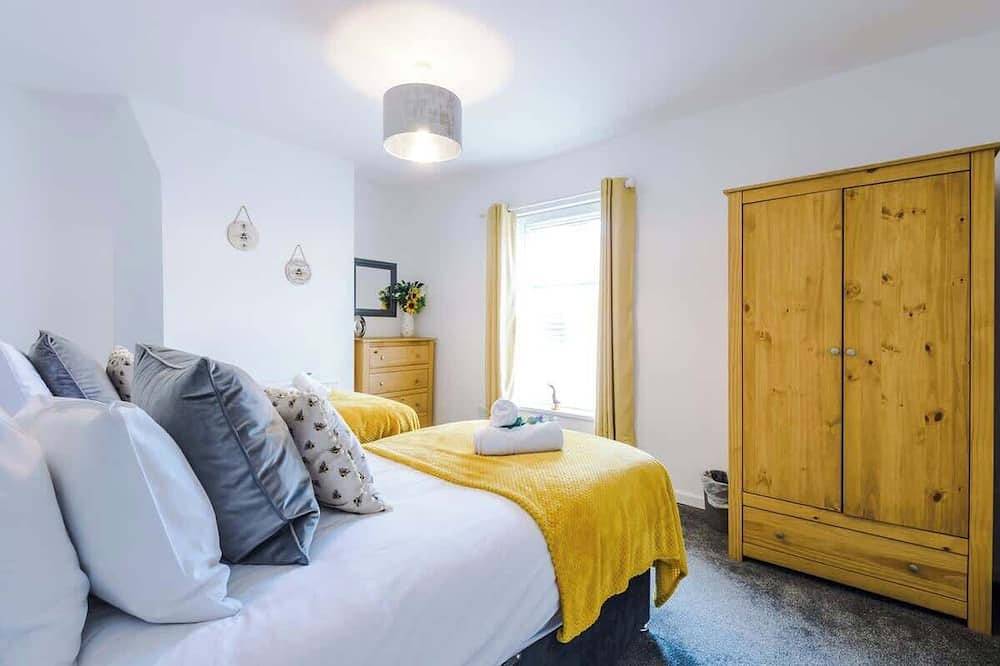 Modern house, city centre, perfect for groups! in Chester, Cheshire West and Chester