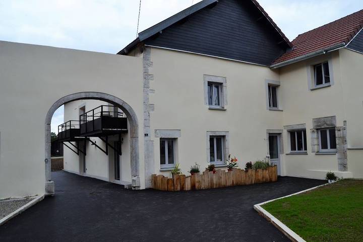 Gîte pour 6 personnes, avec Terrasse ainsi que Jardin et Sauna