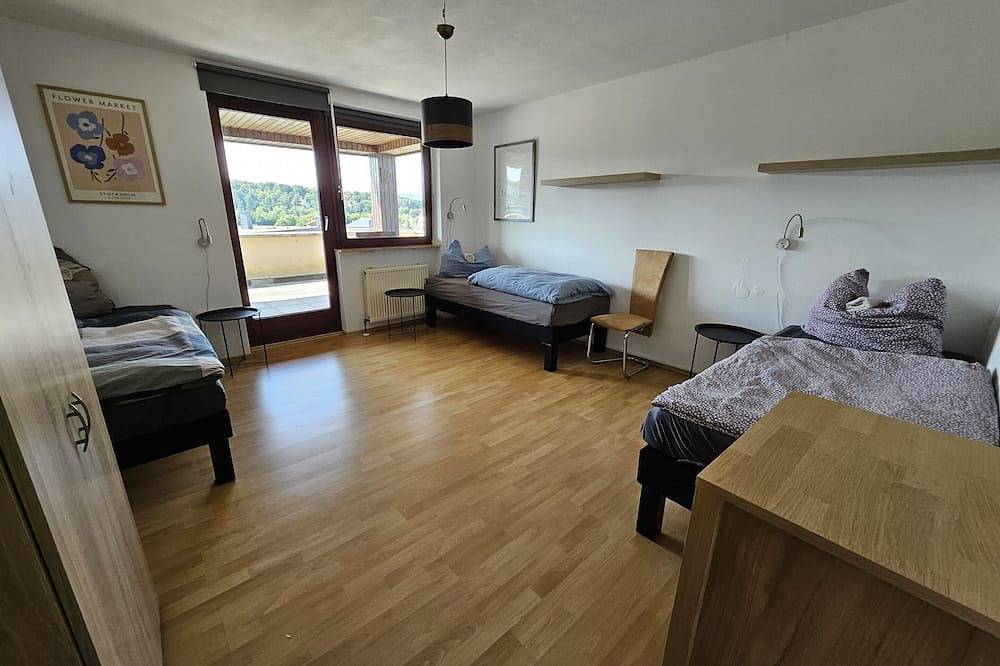 Ganze Wohnung, Gemütliche Penthouse Wohnung mit Dachterrasse in Bergshausen, Fuldabrück