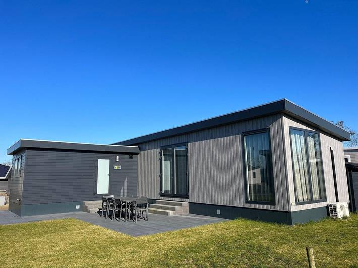 Chalet für 5 Personen, mit Terrasse und Sauna sowie Balkon/Terrasse - 1