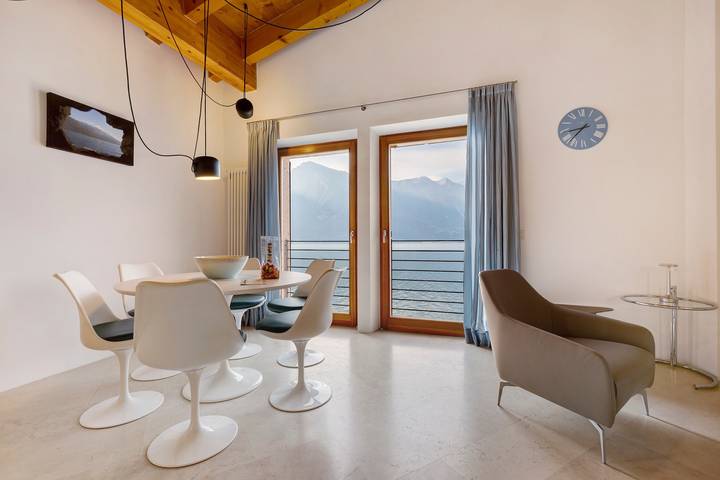 Appartamento intero, Appartamento 'Antea' con vista lago, Wi-Fi e aria condizionata in Limone sul Garda, Prealpi Gardesane