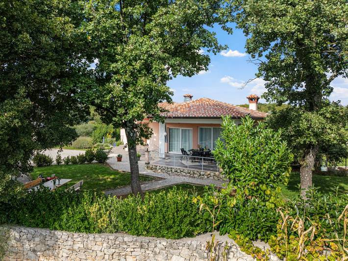 Location de vacances pour 8 personnes, avec Balcon ainsi que Jardin et Piscine à Labin - 2