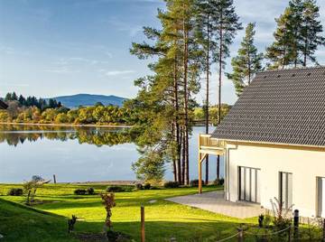 Ferienwohnung für 8 Personen, mit Ausblick und Garten sowie Seeblick und Sauna, mit Haustier am Nationalpark Böhmerwald