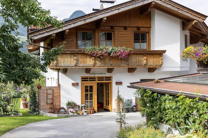 Ferienwohnung für 5 Personen, mit Balkon und Terrasse sowie Garten und Ausblick in Reith im Alpbachtal - 2
