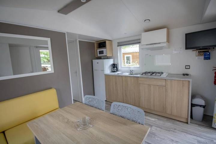 Mobil home pour 4 personnes, avec bassin pour enfant ainsi que jacuzzi et sauna à Saint-Michel-Escalus - 4