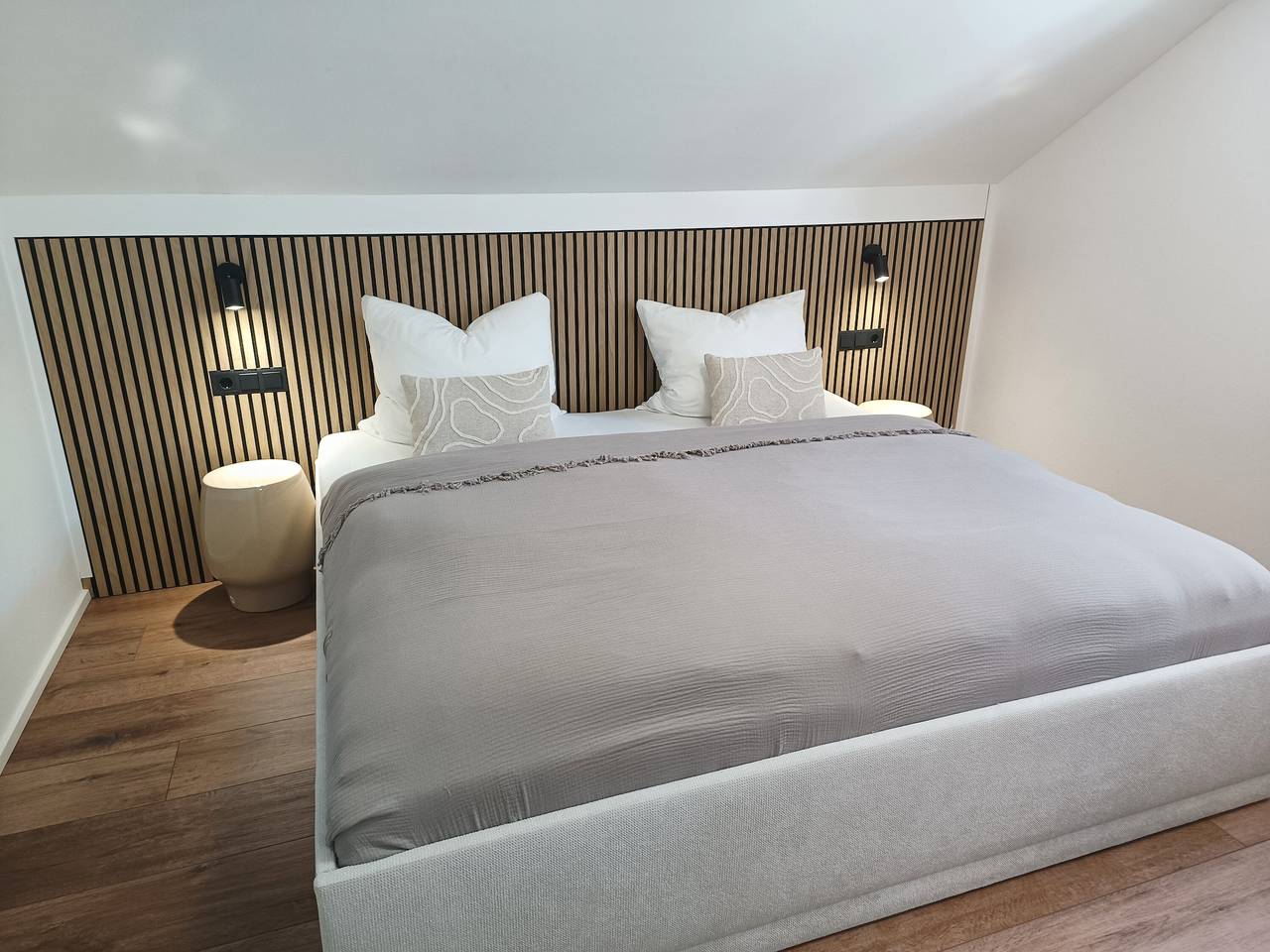 Apartamento inteiro, Apartamento 'Hegauzauber' com vista para a montanha, varanda e Wi-Fi in Tengen, Hegau