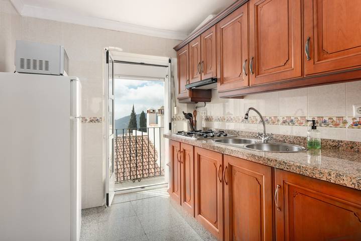 Entire apartment, Holiday Home 'La Casa De Eva' with Mountain View, Shared Terrace and Wi-Fi in Gaucín, Málaga Province