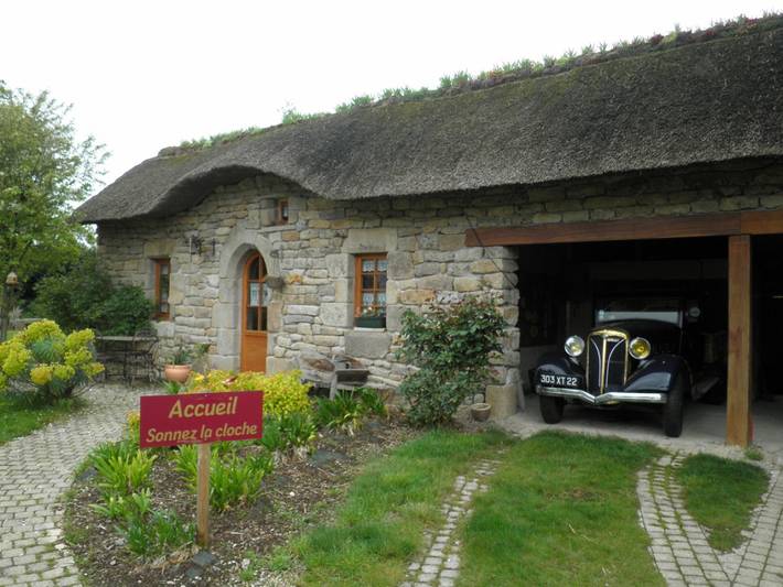 Gîte pour 5 personnes, avec Terrasse ainsi que Jardin et Piscine à Hénanbihen - 4