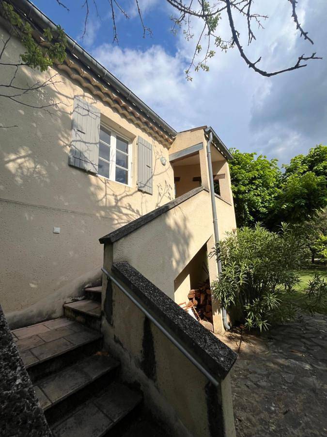 Chambre d’hôte pour 2 personnes, avec balcon et vue à Grignan - 2