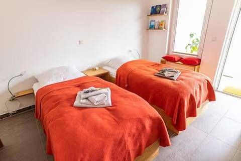 Ferienhaus für 3 Personen, mit Balkon und Terrasse sowie Garten und Ausblick in Hentern - 4
