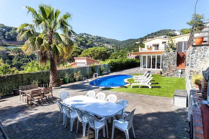 Maison de vacances pour 12 personnes, avec jardin et terrasse à Canyelles