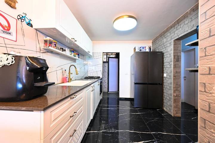 Gîte pour 12 personnes, avec jacuzzi et balcon à Tibériade - 4