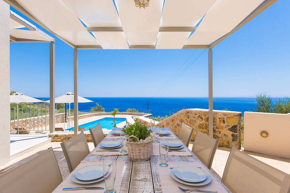 Gloednieuwe villa met panoramisch uitzicht op zee, op 2 km van het strand! in Rethymno en omgeving