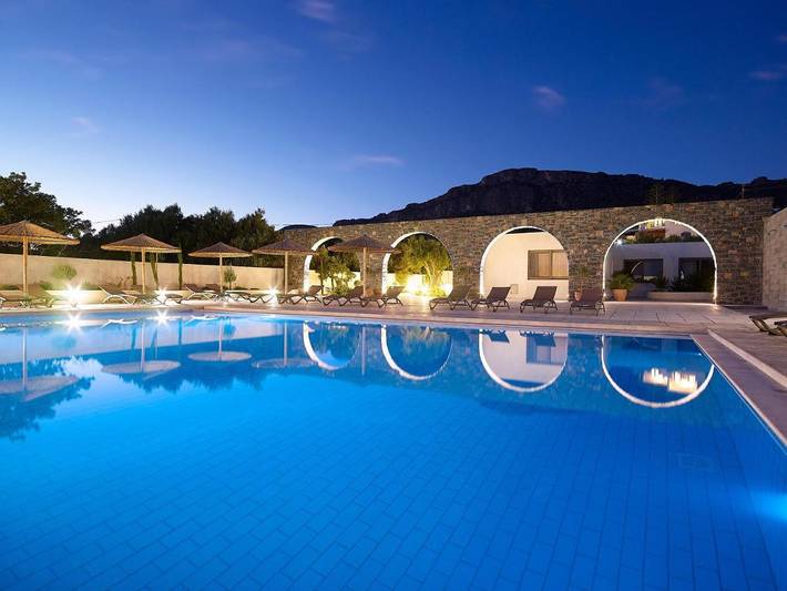 Hôtel pour 2 personnes, avec Terrasse et Jardin ainsi que Piscine et Vue