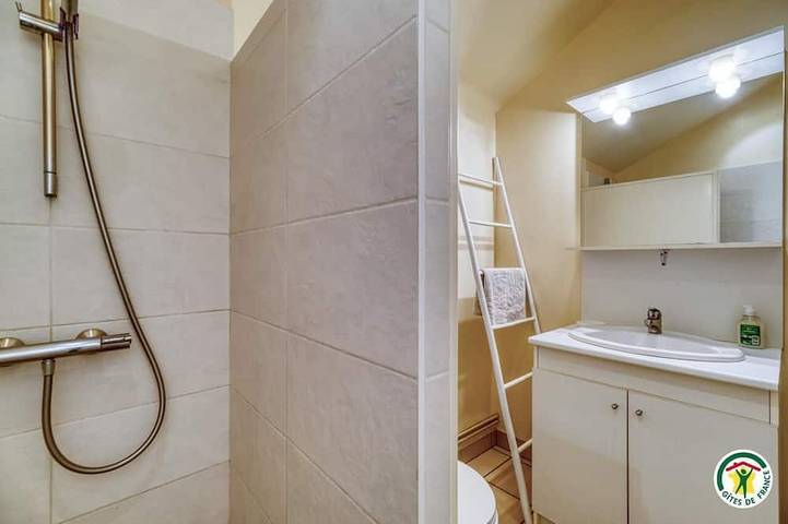 Location de vacances pour 3 personnes, avec terrasse et jardin à Theuville-aux-Maillots - 4