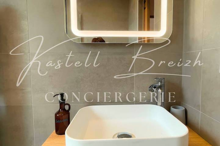 Location de vacances pour 4 personnes, avec terrasse et jardin à Ploumagoar - 4