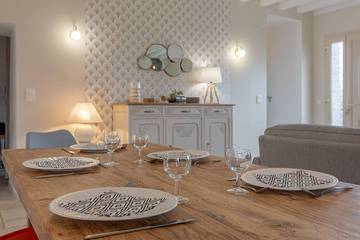 Gîte pour 9 personnes, avec jardin et terrasse à Chémery