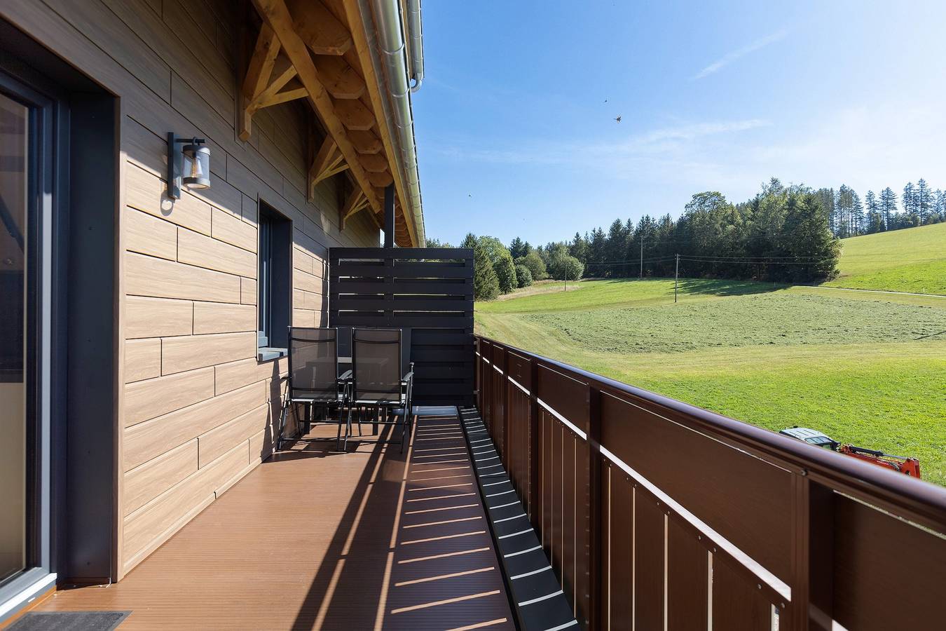Ganze Wohnung, Neueröffnung 2024 Ferienwohnung 'Kapellen Blick' mit Bergblick, Gemeinschaftsterrasse und Wlan in Triberg, Südschwarzwald