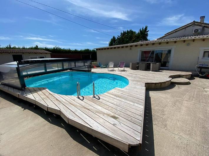 Location de vacances pour 7 personnes, avec piscine ainsi que jardin et vue, animaux acceptés à Livron-sur-Drôme