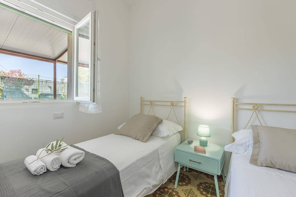 House Tina with pool - 2 rooms - 7 km reserve of Torre Guaceto in San Vito dei Normanni, Salento