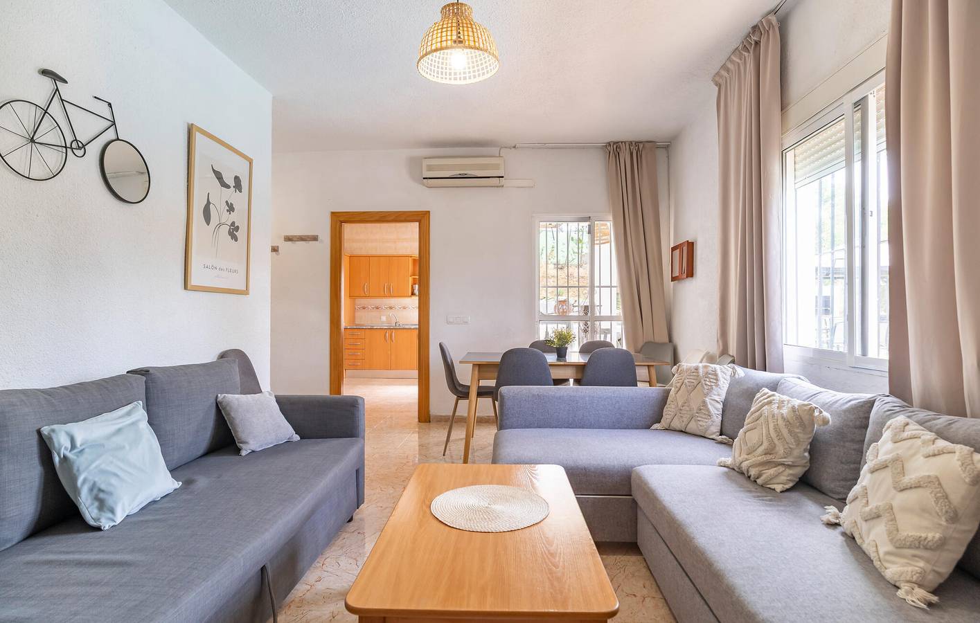 Sonnenuntergangs-Oase mit Pool, WiFi & Parkplatz - 1km zur Estación de Cártama in Cártama, Málaga Provinz