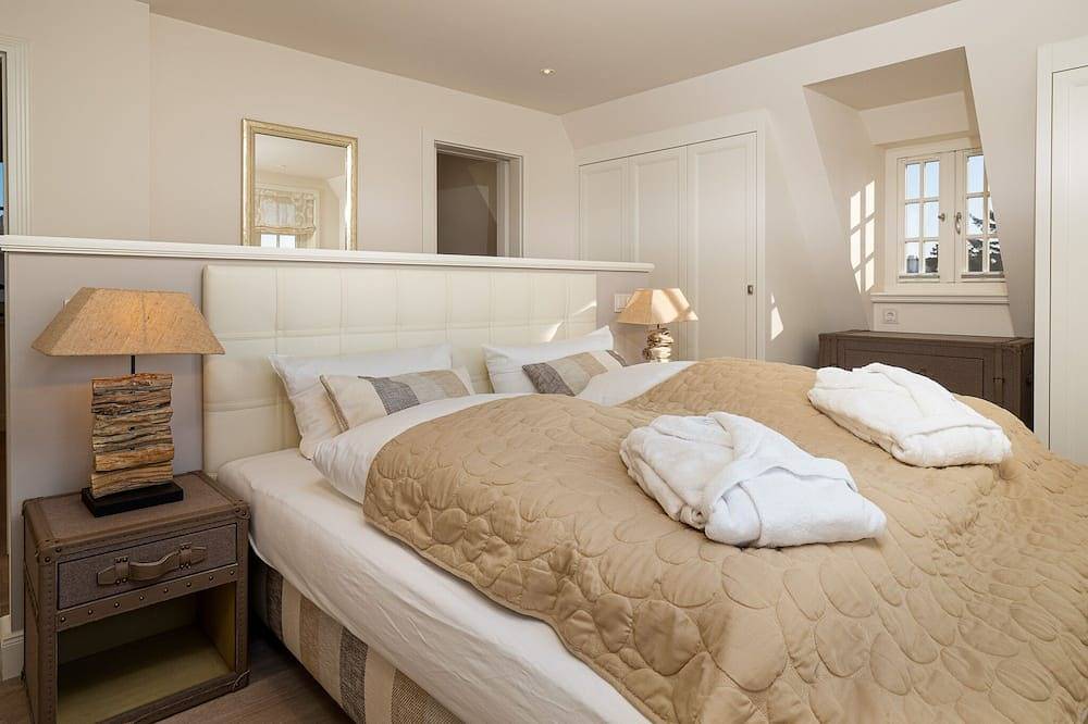 Traumhaftes Reet-Strandhaus mit 6 Zimmern auf ca. 200 m², für bis zu 6 Personen. in Wenningstedt, Sylt