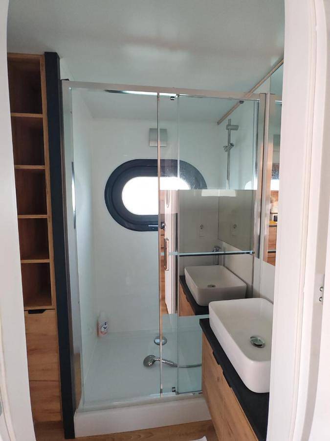 Bateau pour 6 personnes, avec vue sur le lac ainsi que terrasse et vue à Éclaron-Braucourt-Sainte-Livière - 3