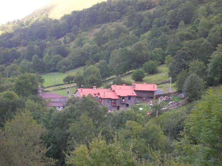 Casa rural para 16 personas, con Balcón y Vistas en Valle del Asón-Gándara