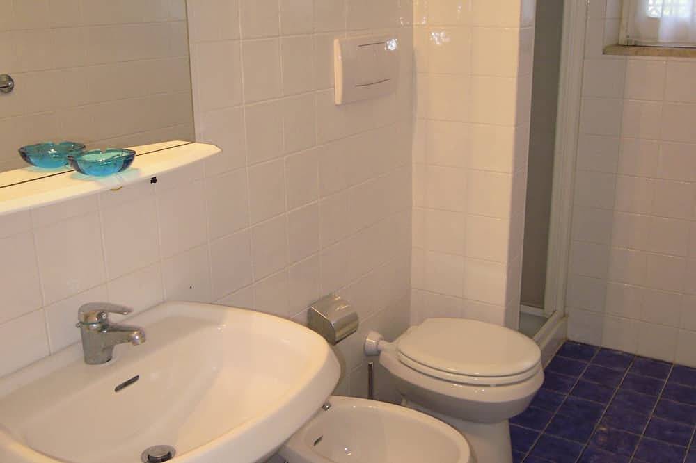 Villa 50 Meter vom Strand Giannella, einen großen Garten in Giannella, Grosseto Provinz