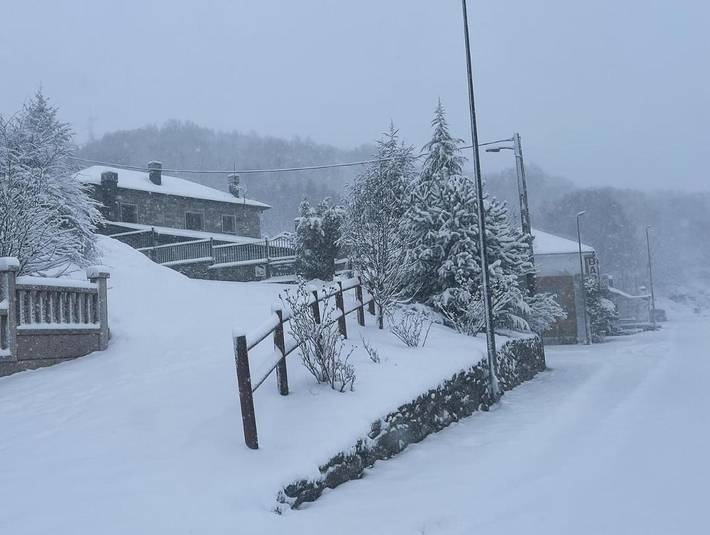 Chalet para 8 personas, con vistas y terraza, Se admiten mascotas en Sanabria (Zamora) - 3