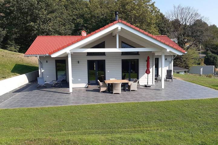 Ferienhaus für 4 Personen, mit Garten und Sauna in Heimbach