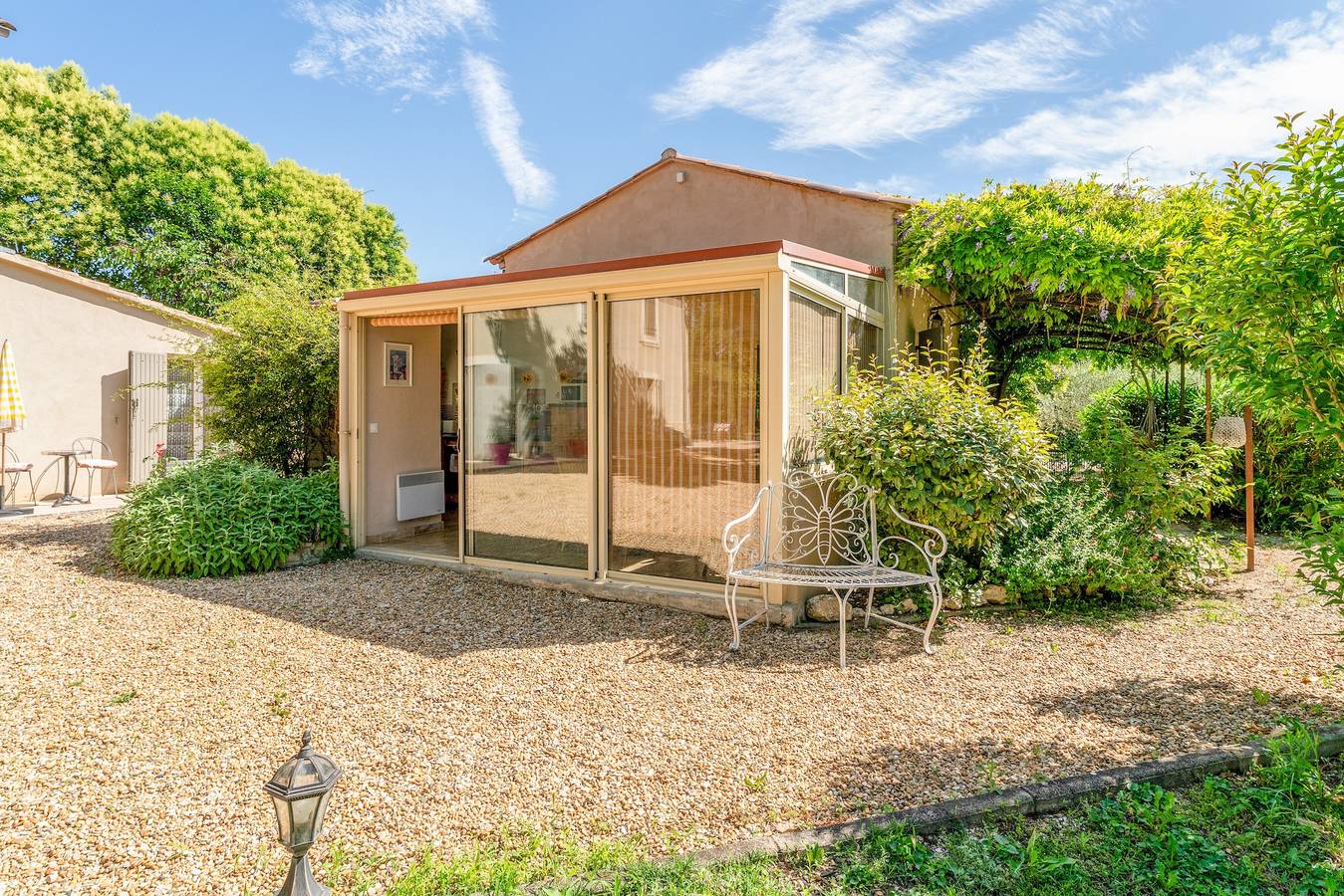 Cottage 'La Miougrano' mit privater Terrasse, Wlan und Klimaanlage in Plan-d'Orgon, Arles und Umgebung