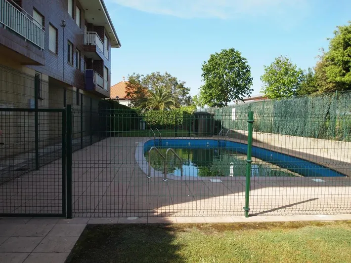 Ferienwohnung für 4 Personen, mit Terrasse und Ausblick sowie Pool und Garten - 1