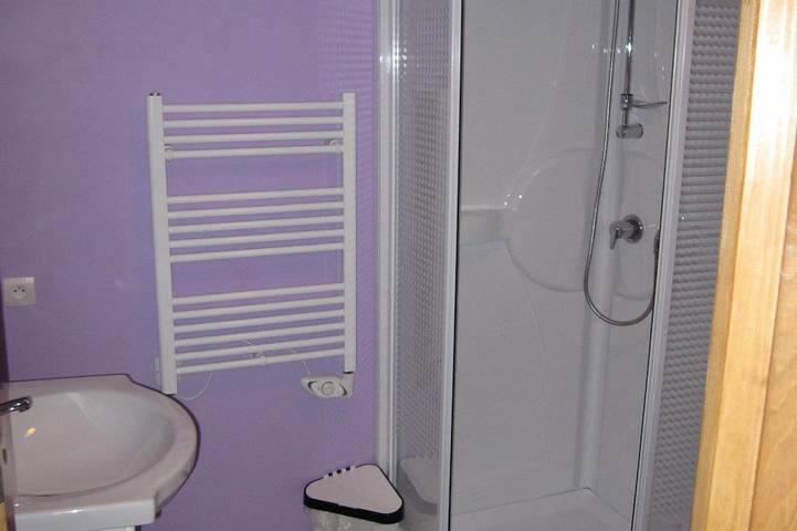 Gîte pour 4 personnes, avec jardin et terrasse à Plédéliac - 4