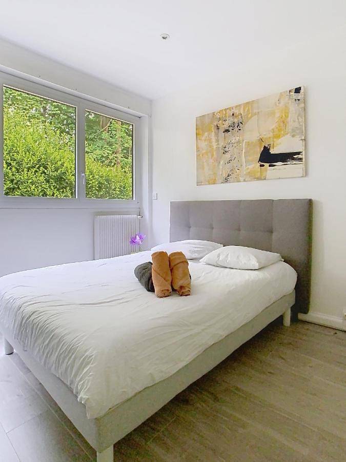 Appartement entier, Studio Apartment in Vaux-le-Pénil, Seine-et-Marne