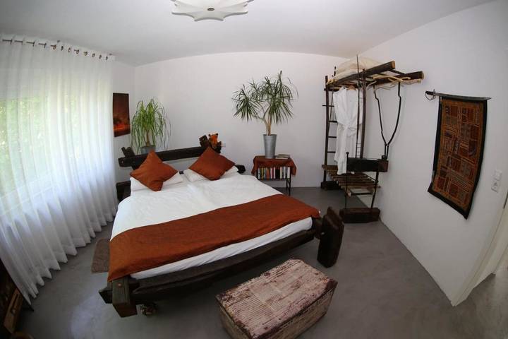 Ferienwohnung für 5 Personen, mit Terrasse und Garten sowie Sauna und Ausblick