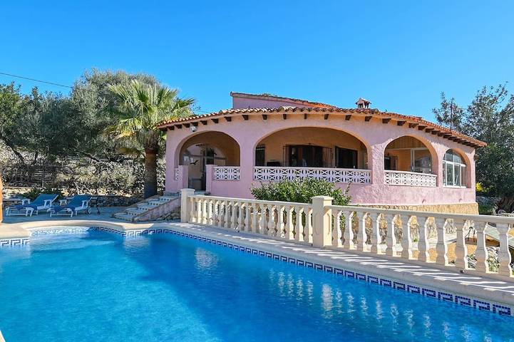 Villa pour 4 personnes, avec piscine - 1